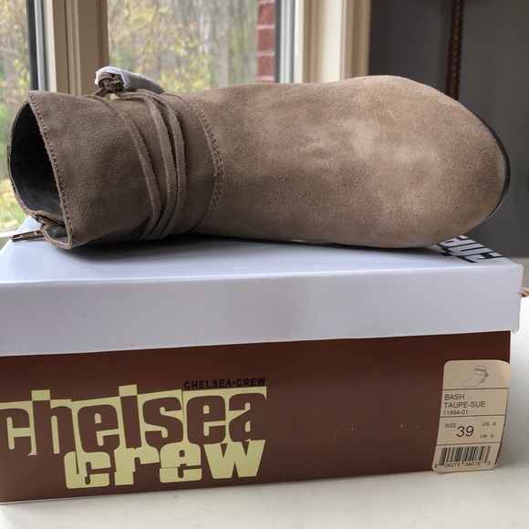 NIB Fun Tan Chelsea Crew Leather Booties 8 - Picture 5 of 5